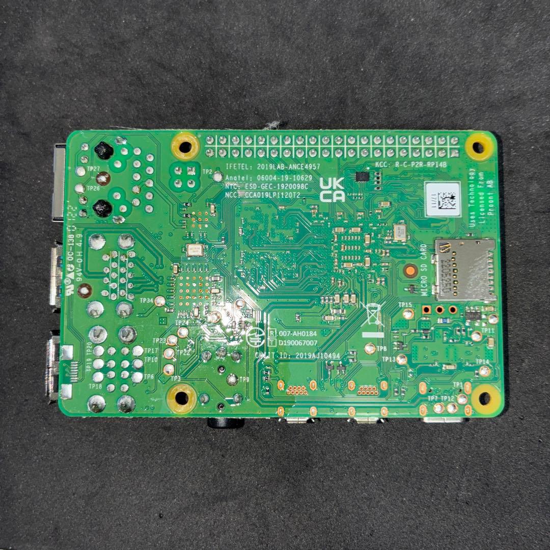 ゆう　Raspberry Pi 4 Model B 2GB