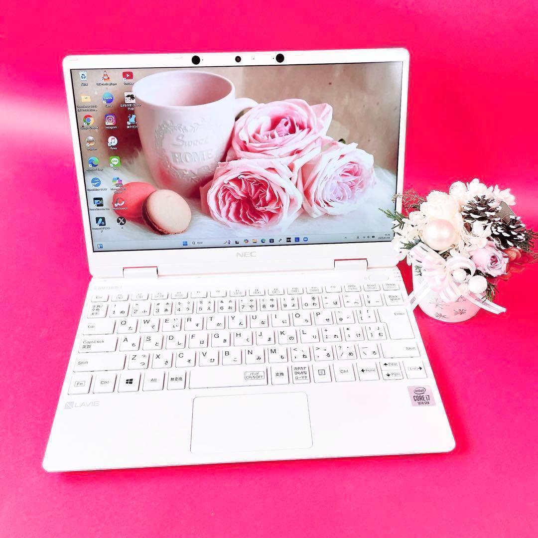 第10世代Corei7‼️小型軽量！持ち運び✨️SSD薄型ノートパソコンWin11白