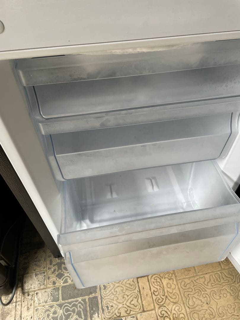 美品　ハイセンス　175L スリム型冷蔵庫