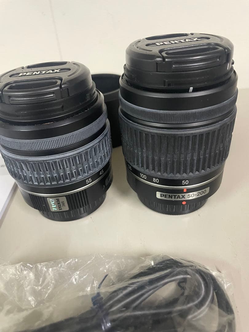 美品 PENTAX K-m デジタル一眼レフカメラ レンズ3個付き 充電機あり