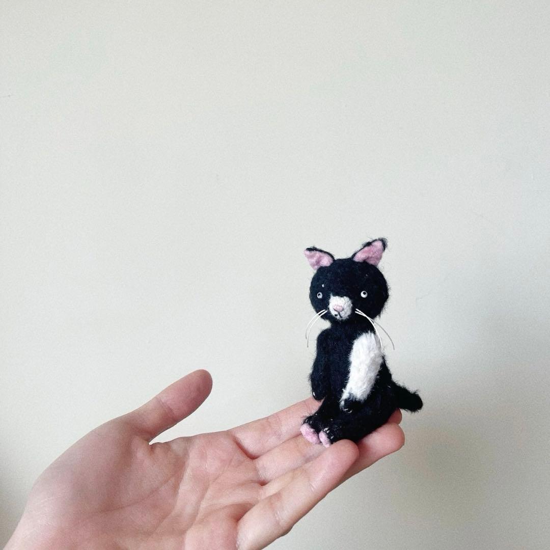 目が離れない黒猫ちゃん ぬいぐるみ アーティストベア 海外作家様 ハンドメイド