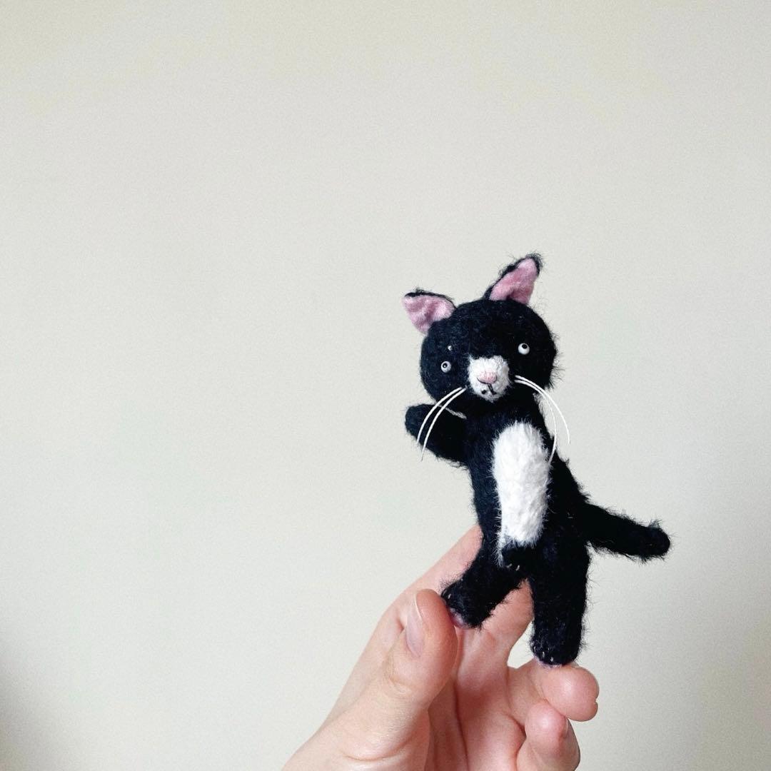 目が離れない黒猫ちゃん ぬいぐるみ アーティストベア 海外作家様 ハンドメイド