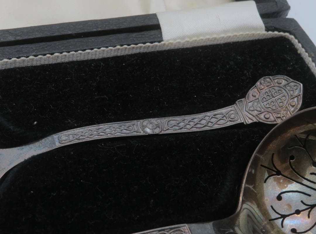 1094、銀　銀刻印　骨董品透かしのスプーン,ジャムスプーン　キャディースプーン