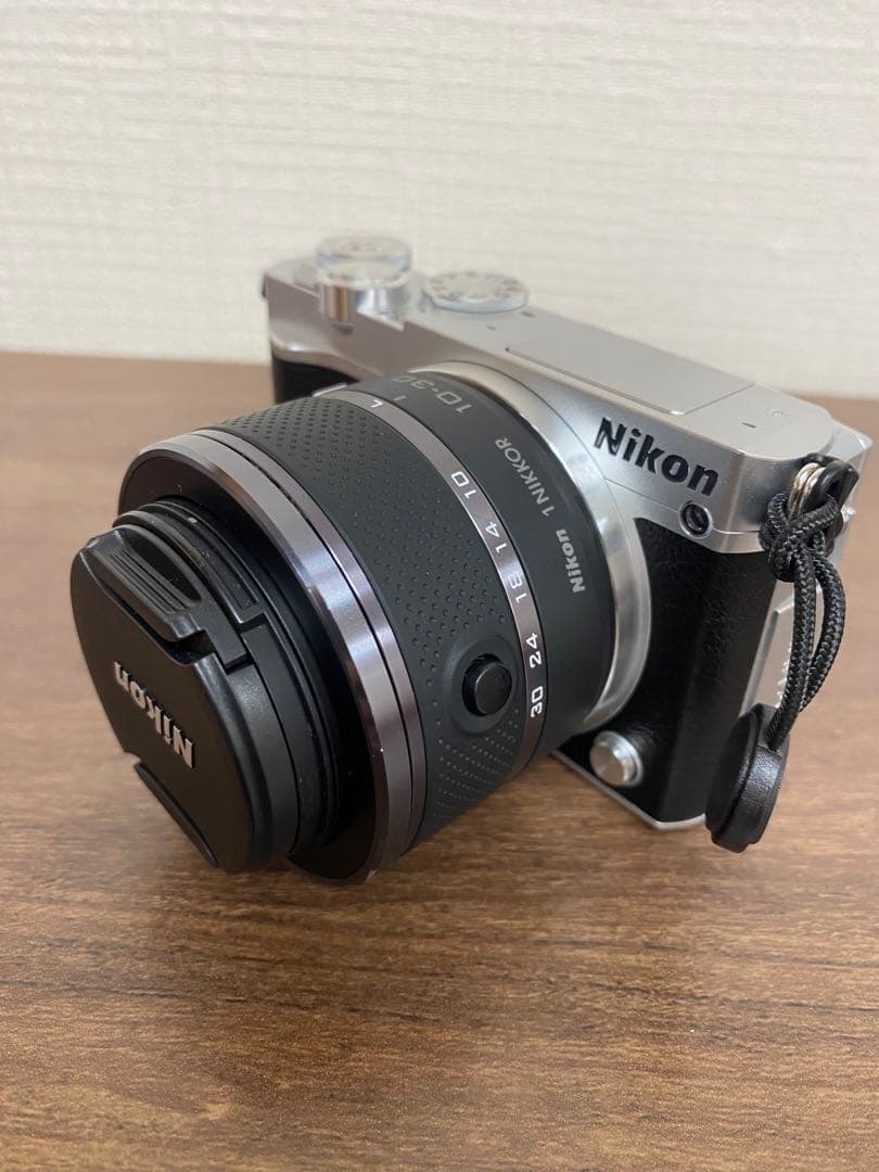 Nikon 1 J5 1NIKKOR 10-30mm 3.5〜5.6 VR