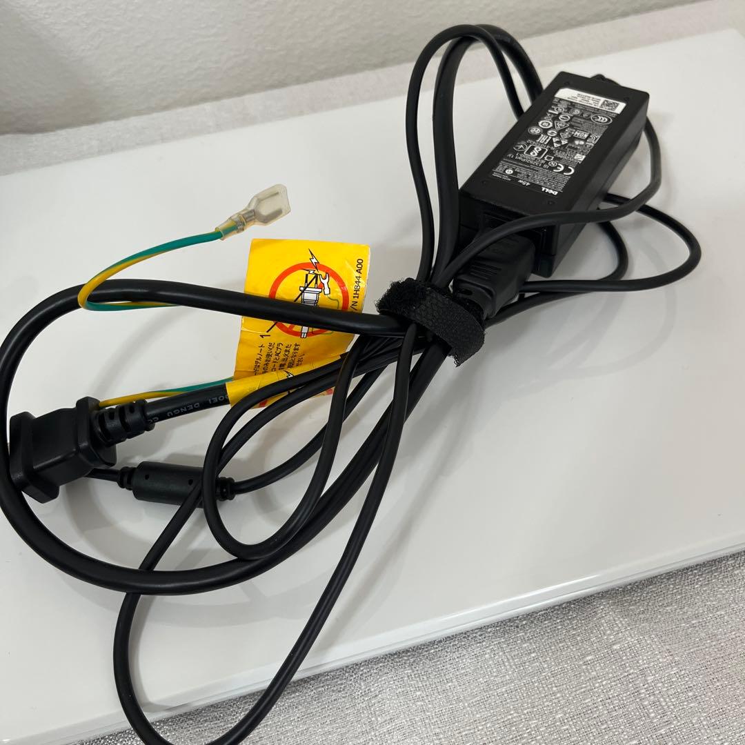 Dell Inspiron 15 5000シリーズ　充電コード付き
