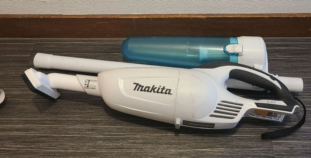 マキタ　makita CL181FD 充電式クリーナー 掃除機 コードレス 中古