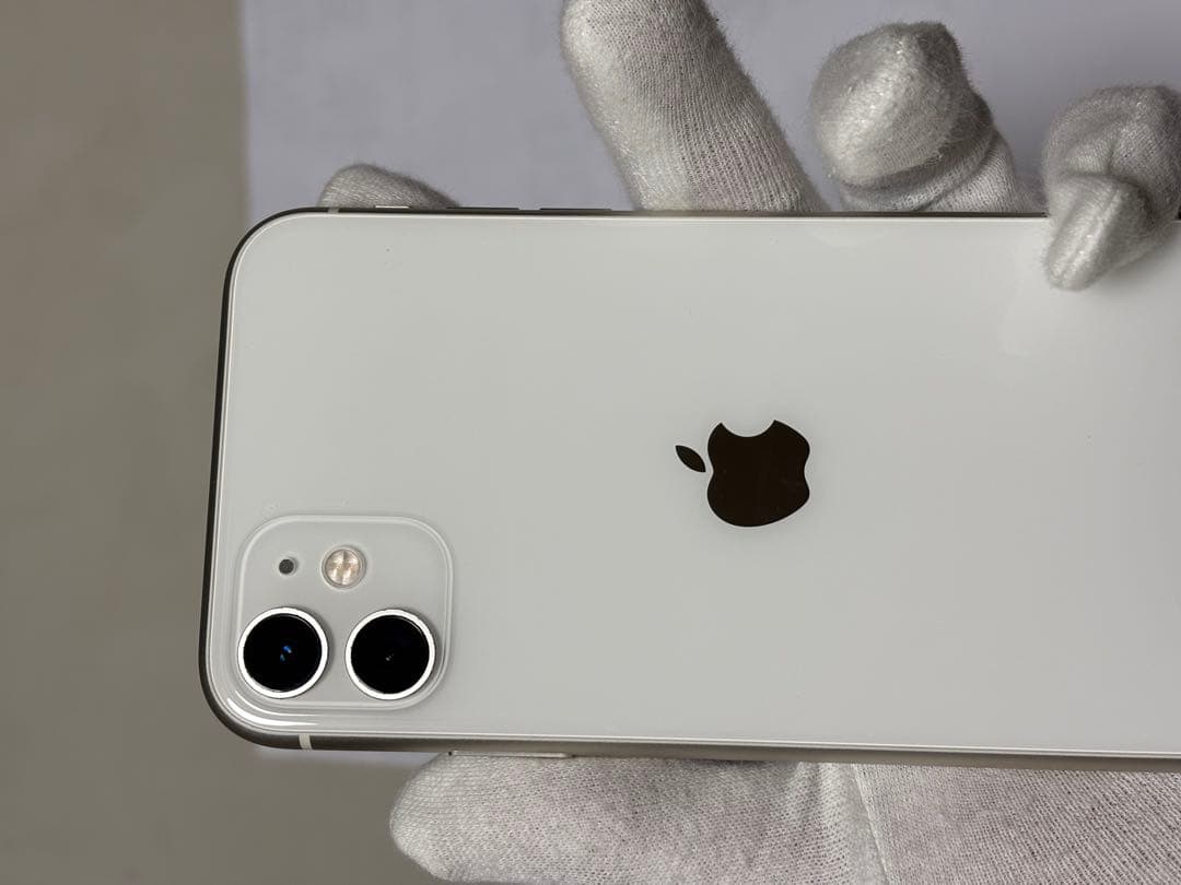 Apple iPhone 11 ホワイト 64GBバッテリー72%