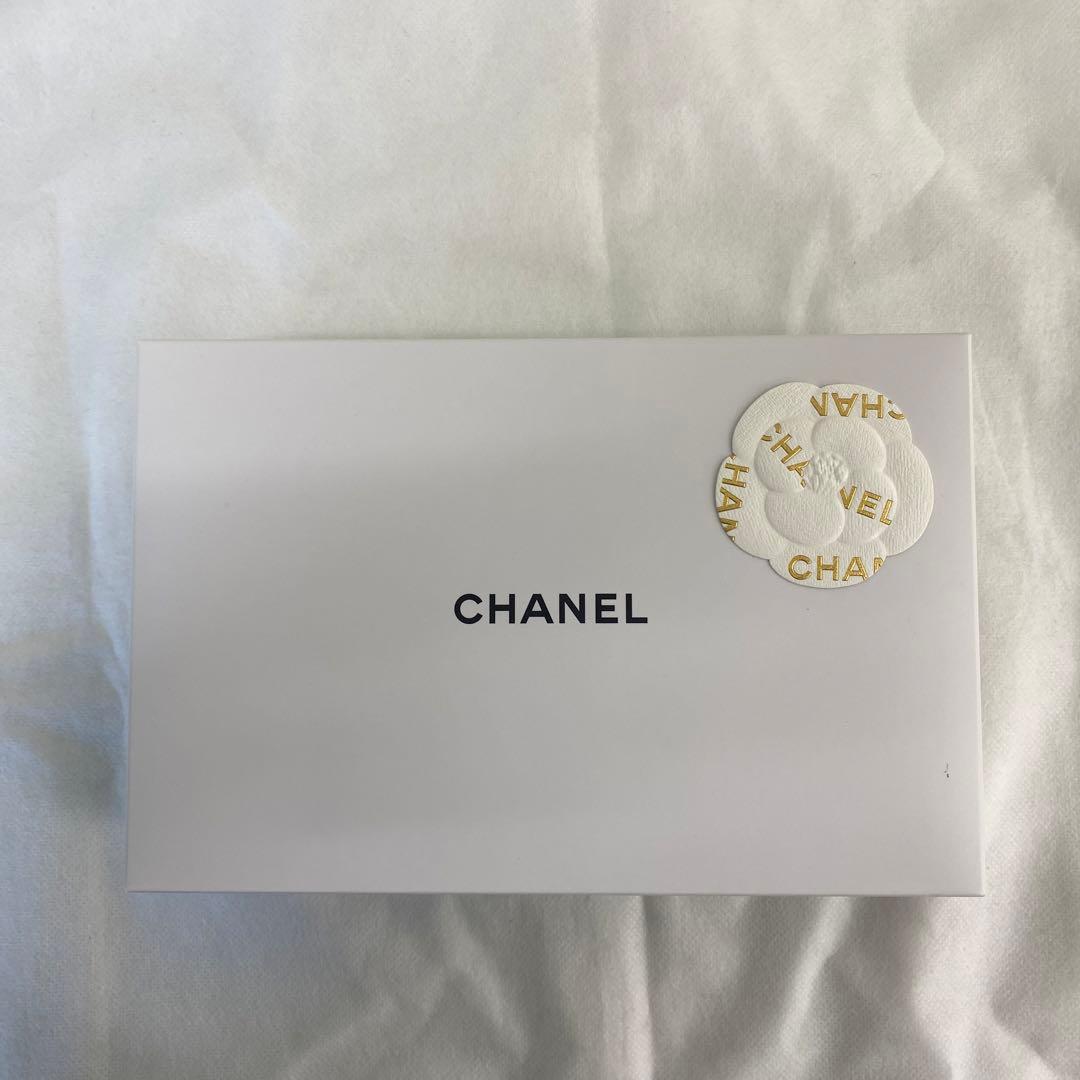 CHANEL(シャネル) エッセンシャルケアセット リップクリーム＆ポーチ