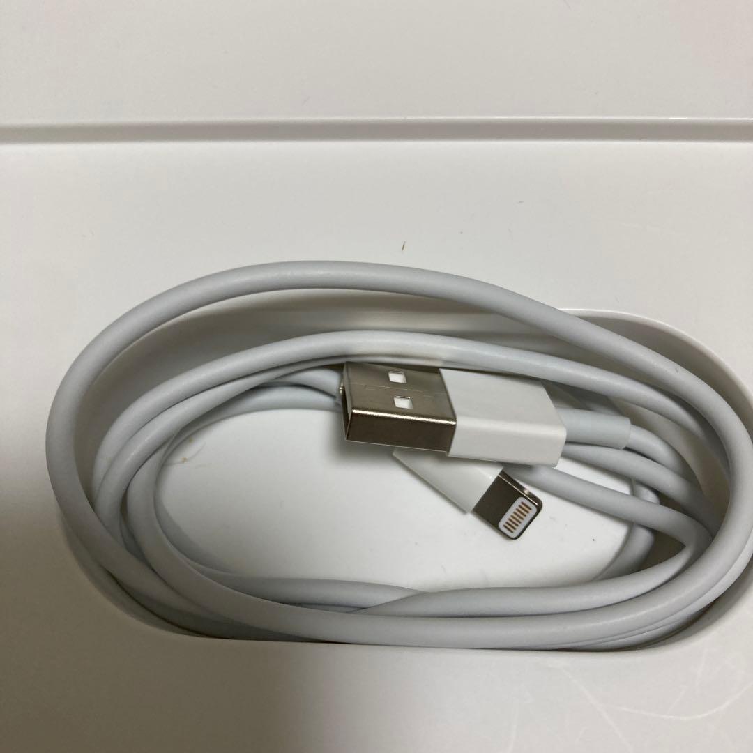 iPad mini4 32GB WIFI、箱、充電器、ケーブル、純正カバー黒付