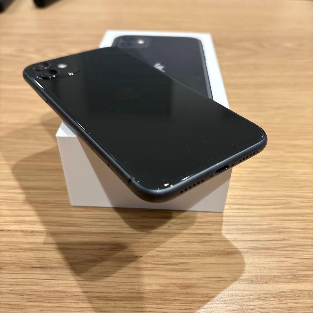 週末値下げ‼️Apple iPhone11BLACK 256GB 【液晶に黒い線】