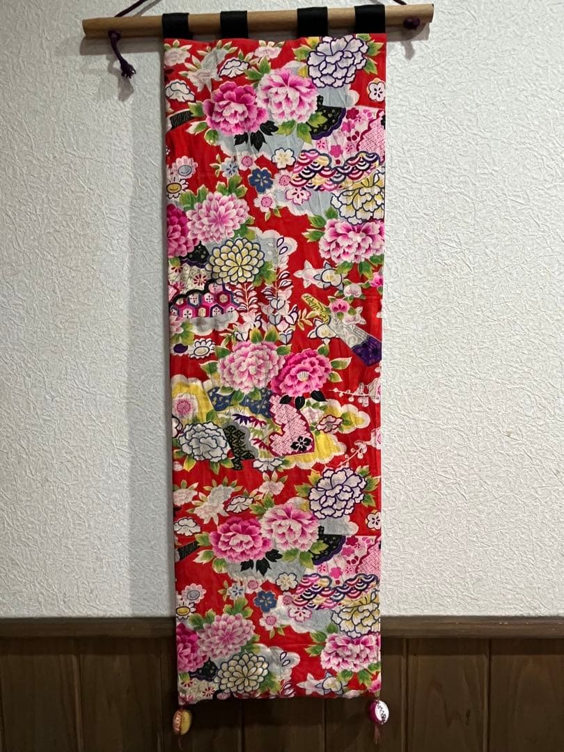 春祭り♡お花いっぱいのタペストリーハンドメイド手作り古布帯地お祝に（黒大）粗品付