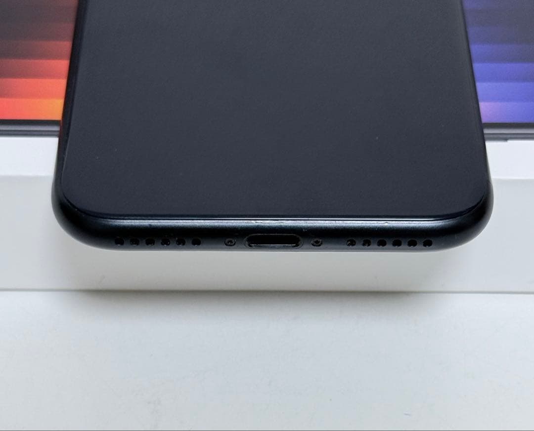 Apple iPhone SE（第3世代) 64GB SIMフリー　極美品