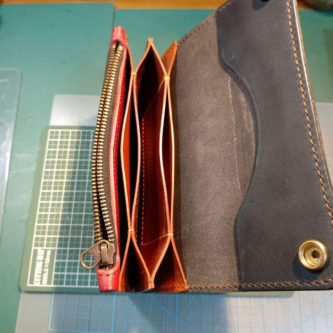 ハンドメイド 黒と赤のトラッカーズウォレット