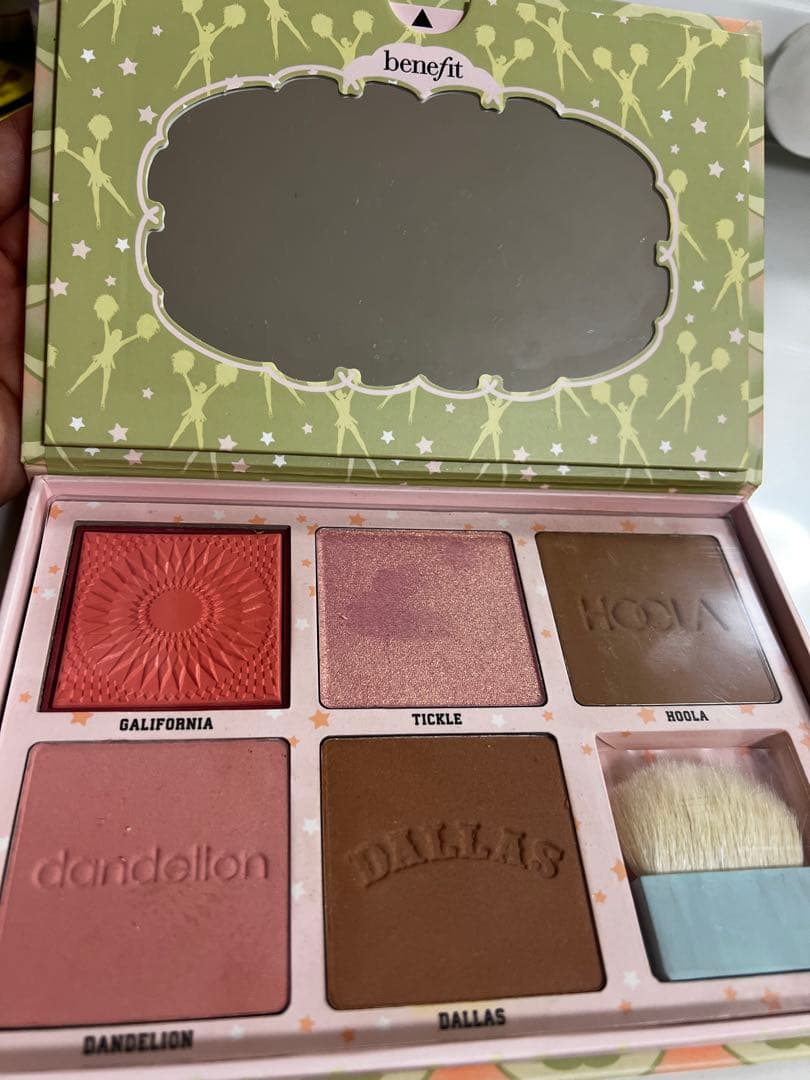 ベネヒィト　Benefit Cheekleaders Pink Squad