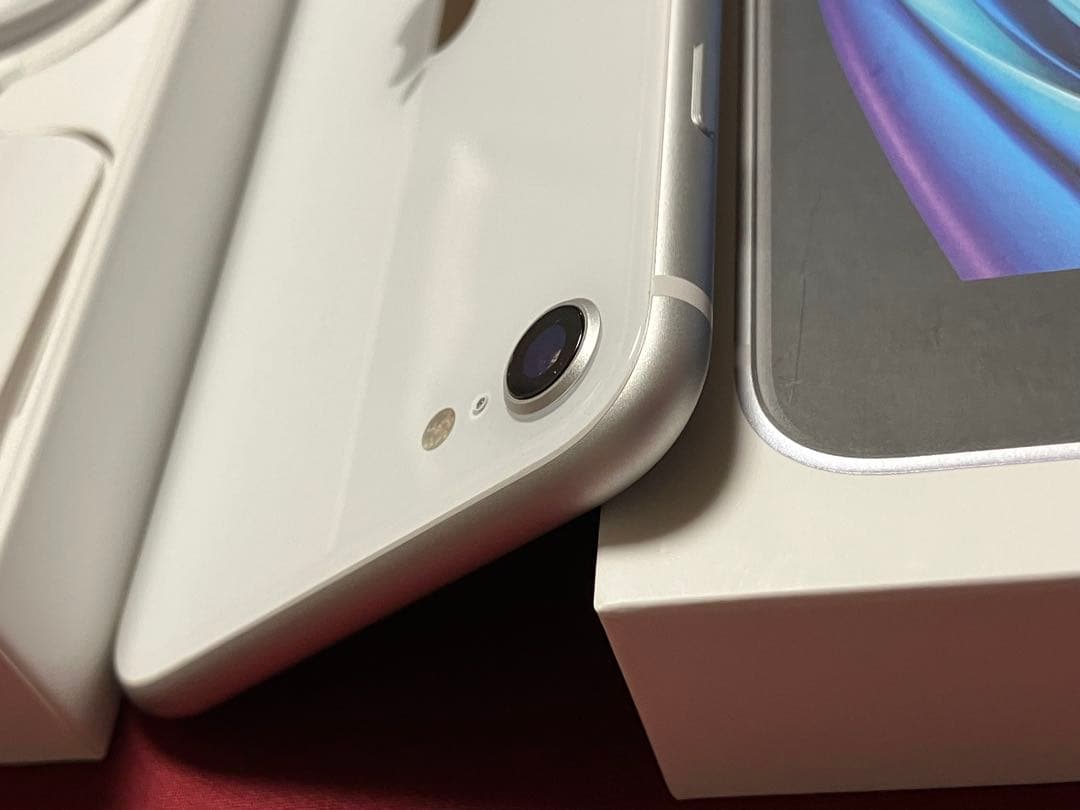 ★美品★iPhone SE 128GB　SIMフリー