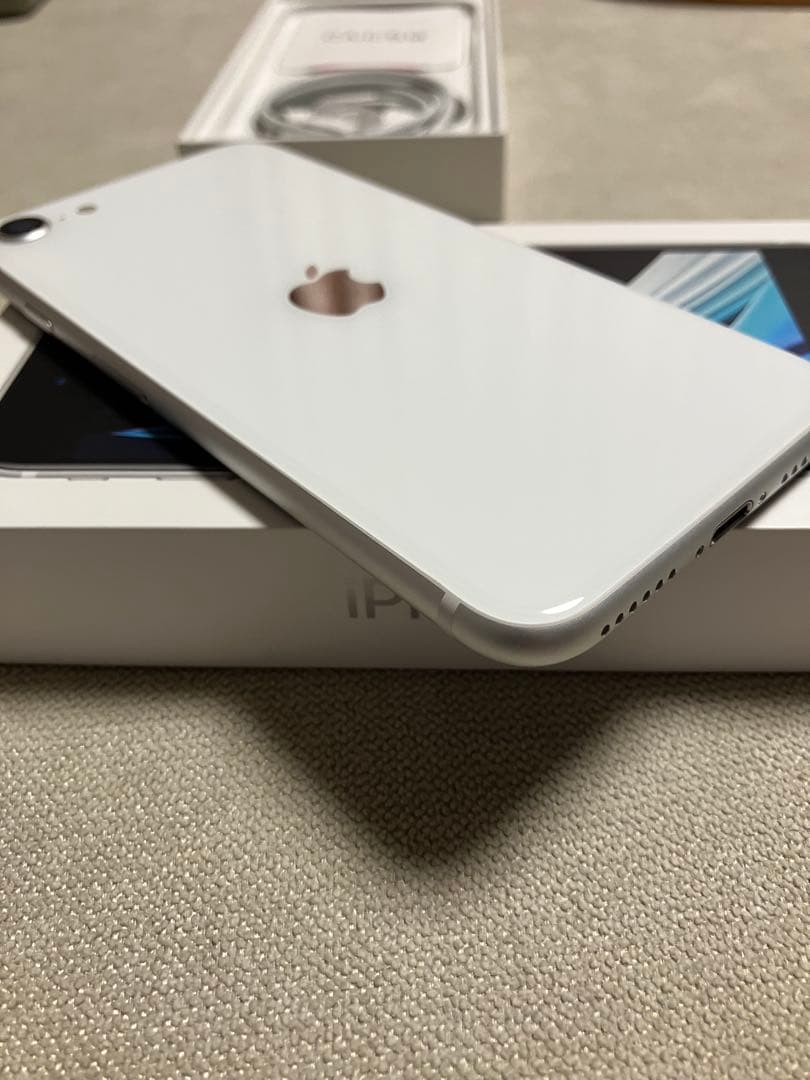 ★美品★iPhone SE 128GB　SIMフリー