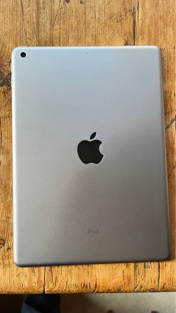 iPad 第5世代 32GB シルバー 本体のみ