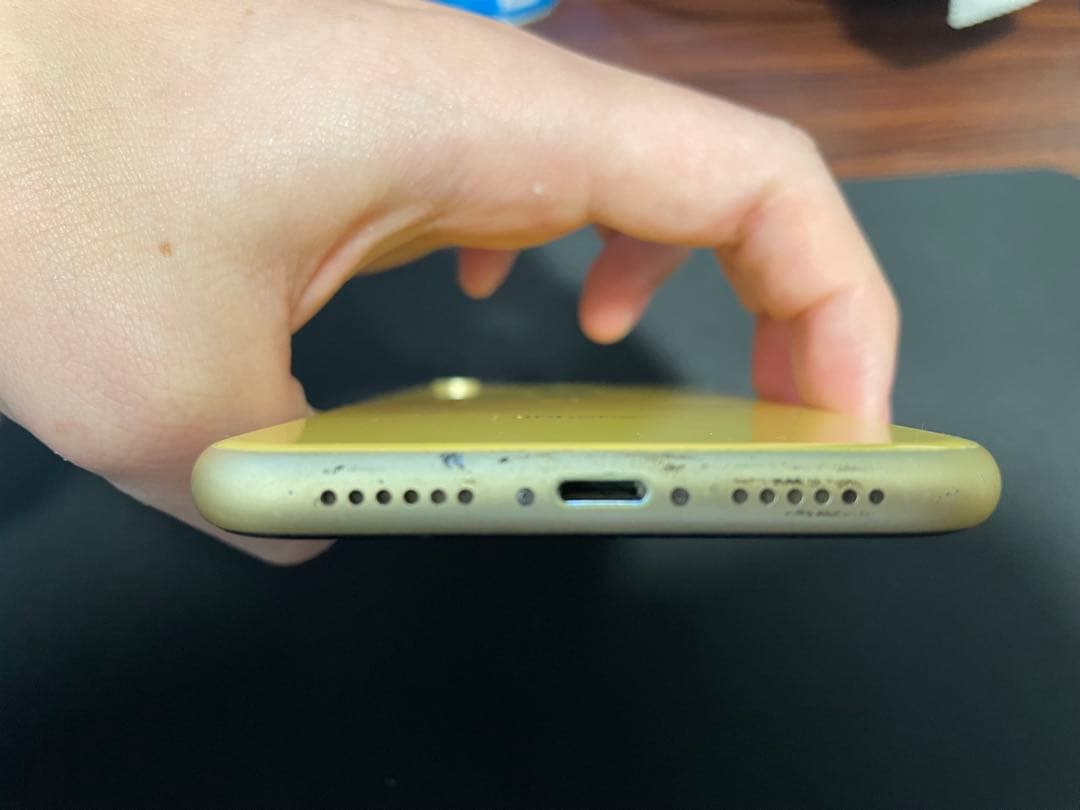 【ジャンク品iPhone XR イエロー 本体　背面割れ　face ID不可