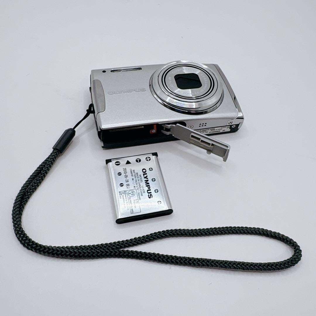 美品 OLYMPUS オリンパス μ ミュー 1060 シルバー デジカメ