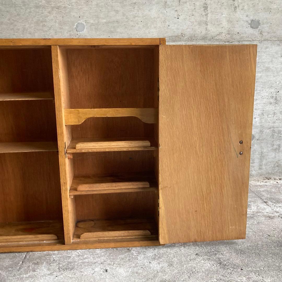 古いキャビネット ラック 棚 扉 両開き 収納 木製 家具 レトロ ビンテージ