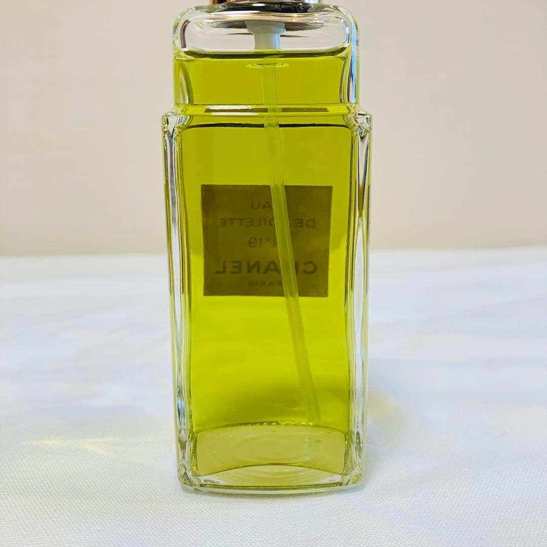 新品　シャネル N°19 オードトワレ　ヴァポリザター　香水　100ml ②