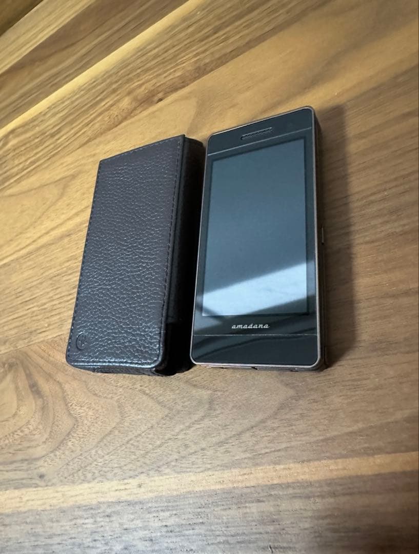 新品未使用　Amadana アマダナ　携帯電話
