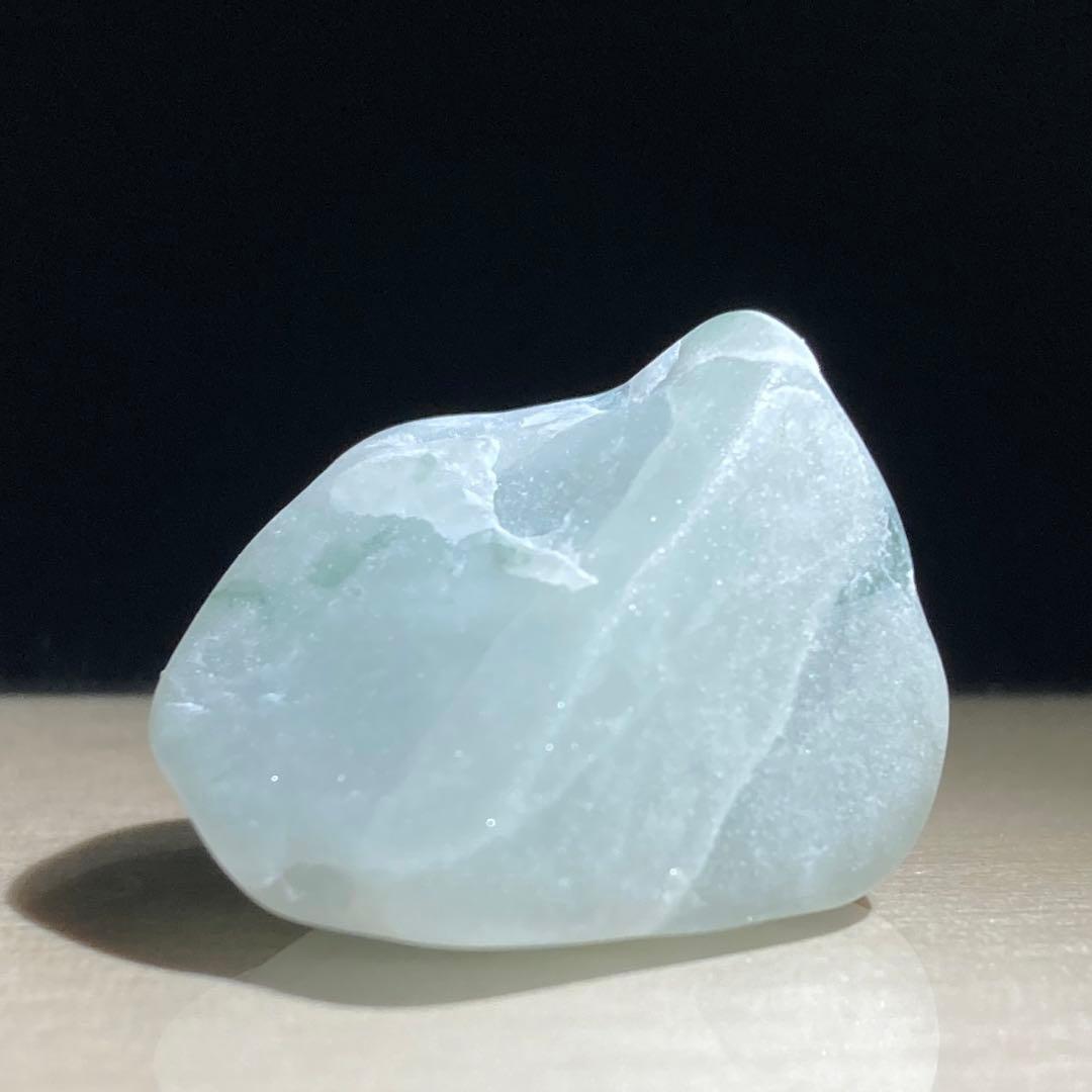 糸魚川翡翠　氷質　白翡翠　原石　10.4ｇ