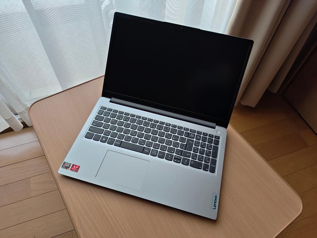 Lenovo Ideapadノートパソコン シルバー②