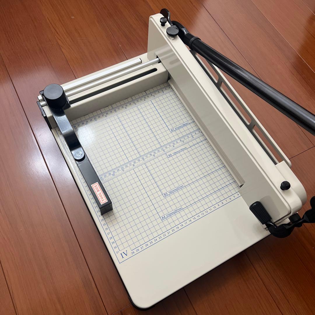 【美品】ペーパーカッター 裁断機 業務用裁断機 A4サイズ ダイシン商事
