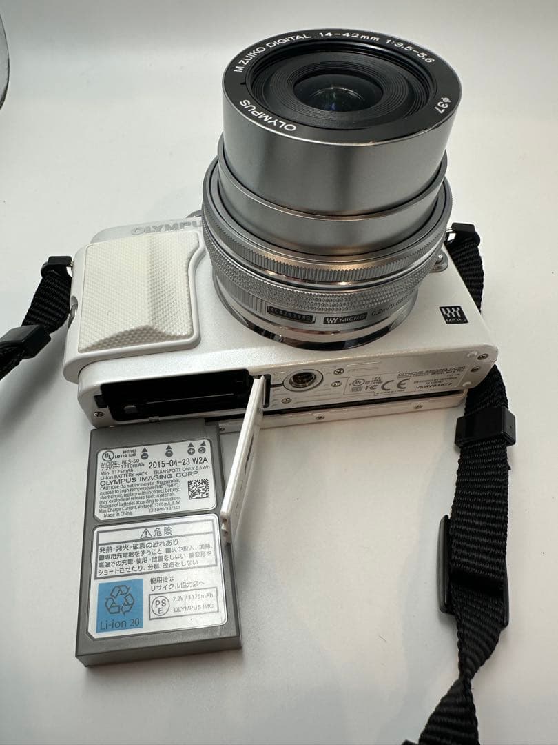 OLYMPUS OLYMPUS）のミラーレス「PEN Lite E-PL6」