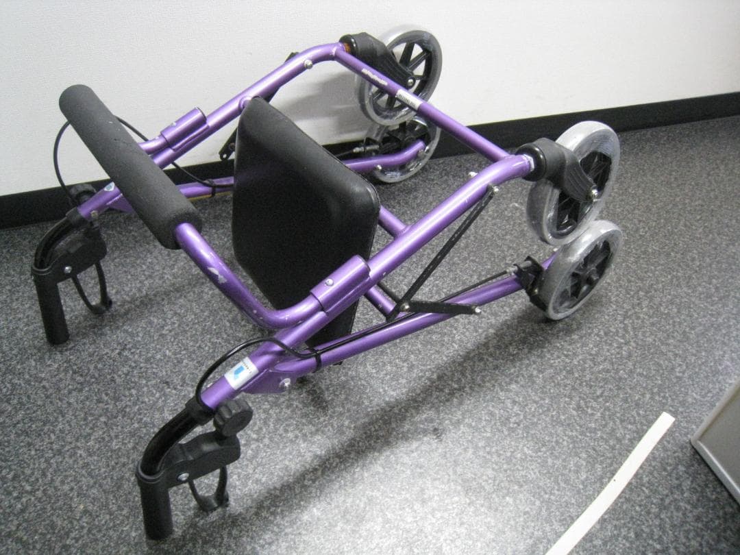 竹虎ヒューマンケア ハッピーミニ 軽量 歩行器 歩行車 バスケット付き ①