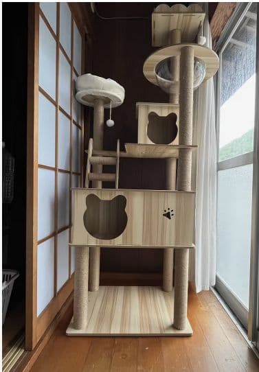 新品未開封の多層式キャットタワー
