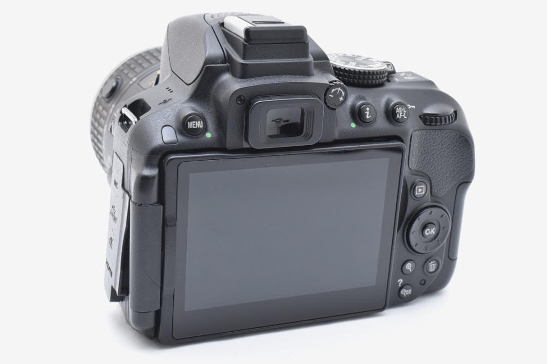⭐大人気モデル Nikon D5300 ⭐初心者キット⭐一眼レフ スマホ転送