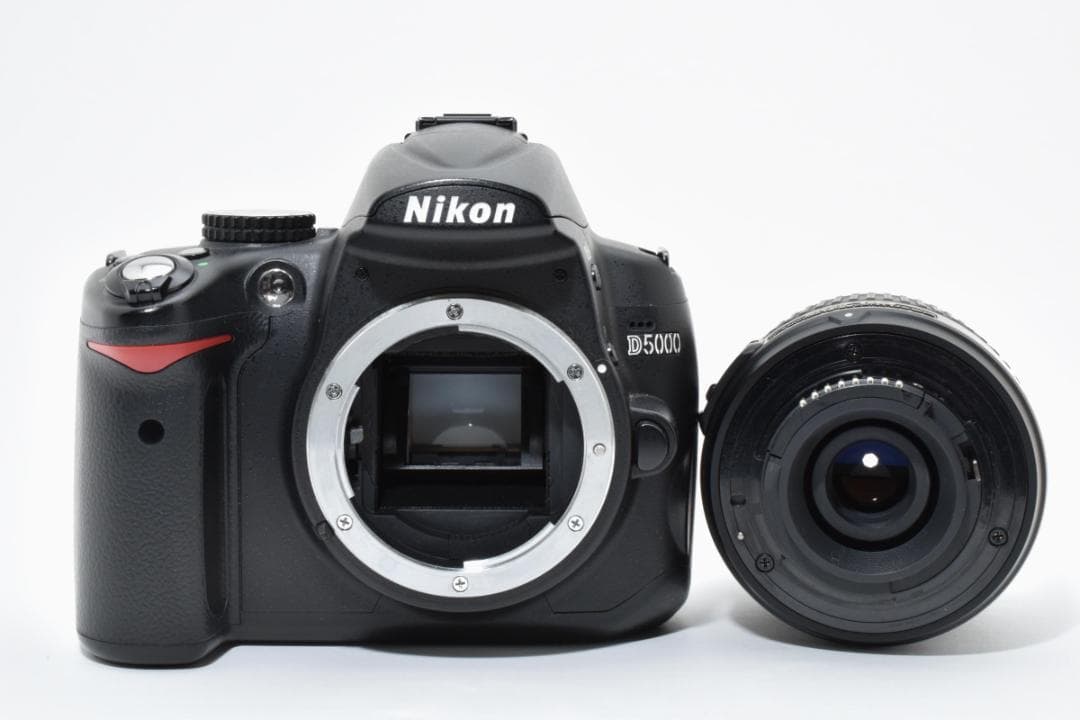 【極美品】初心者セット✨ 自撮りもOK！Nikon D5000 レンズキット