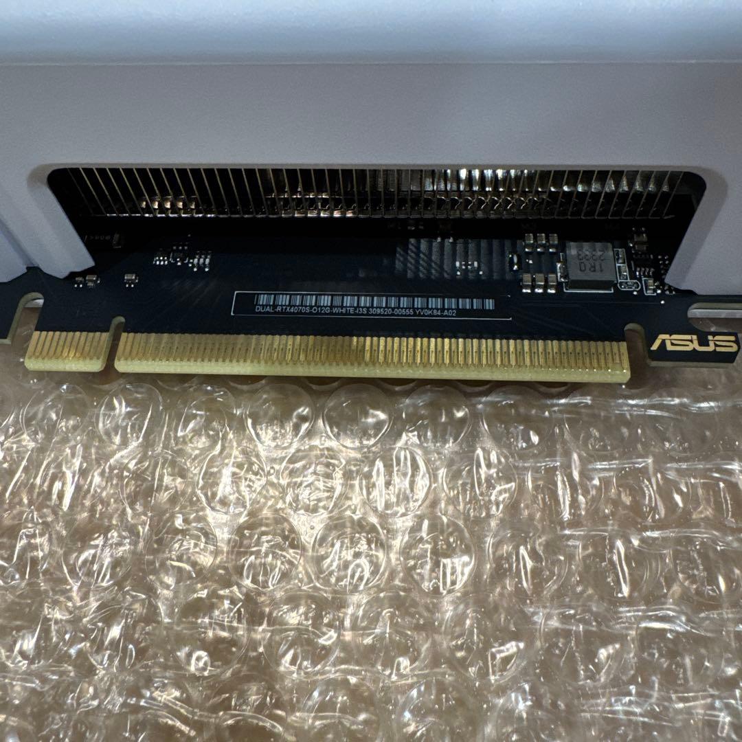 ASUS DUAL-RTX4070S-O12G-WHITE 動作確認済