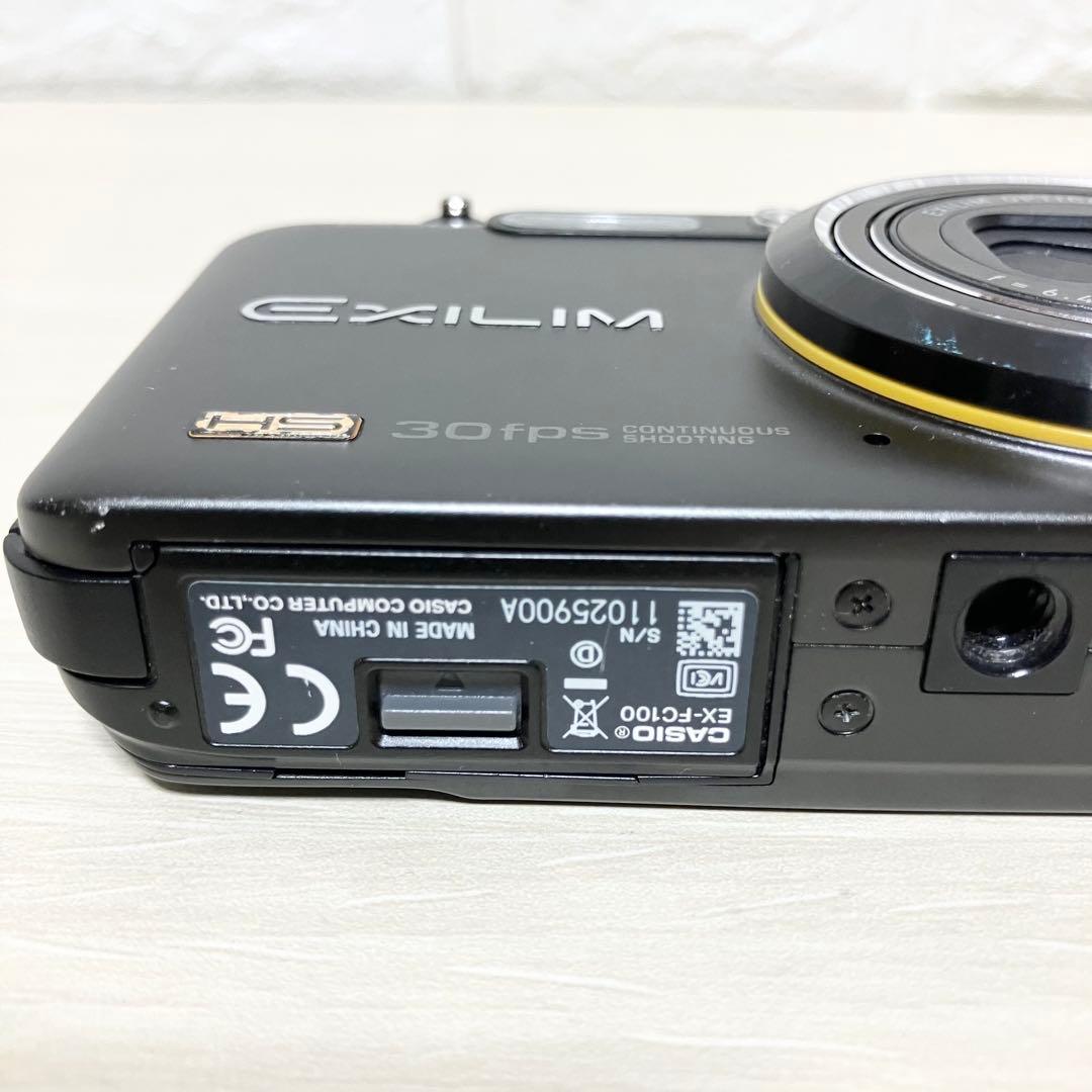 CASIO EXILIM EX-FC100デジタルカメラ　カシオ　コンデジ