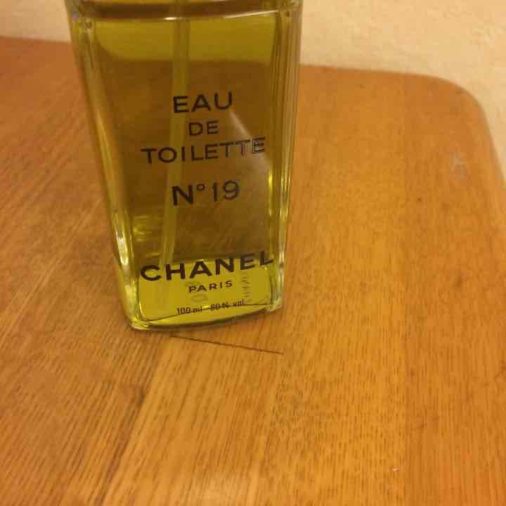 香水(女性用) CHANEL DE TOILETTE No.19