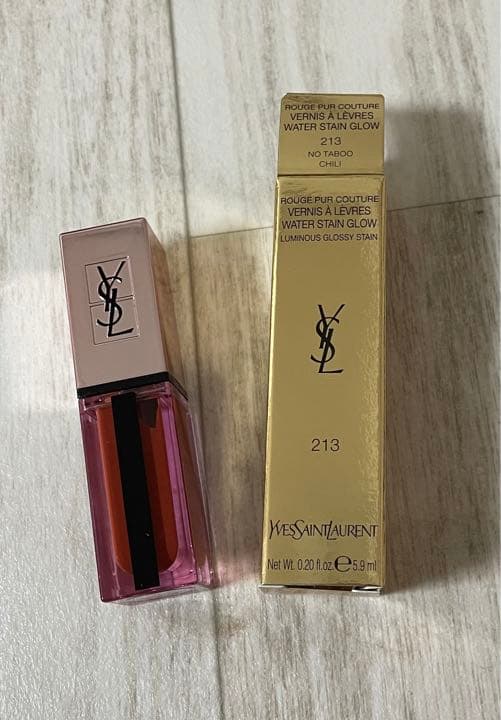YSL ルージュ ピュールクチュール ヴェルニ ウォーターグロウ　213 口紅