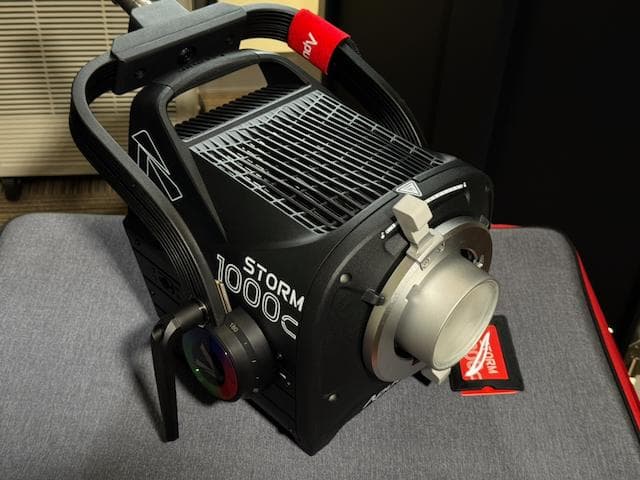 その他 Aputure STORM 1000c