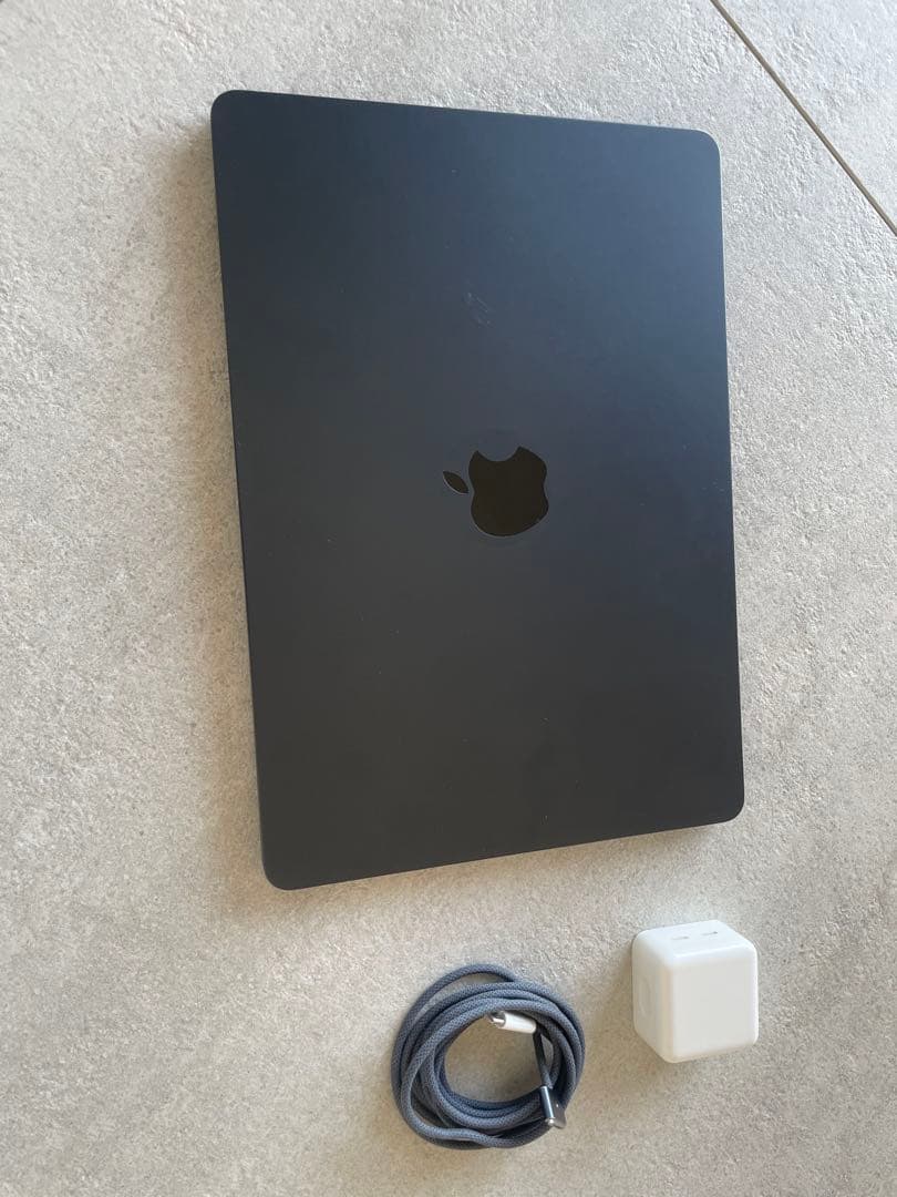 Mac airBook m2 8GB 500GB 13インチ　 本体