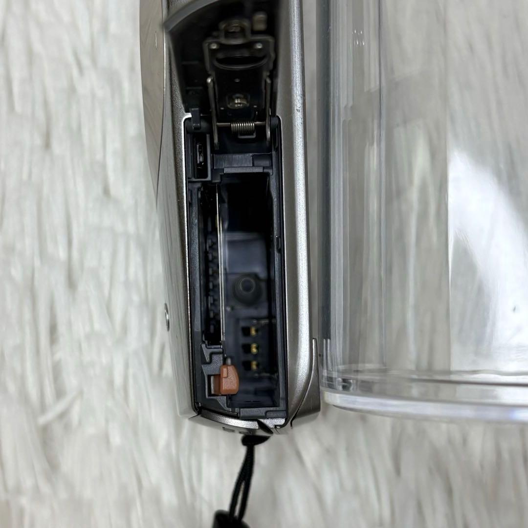 美品　Canon カメラ　IXY 32S PC1682 シルバー コンデジ　可動
