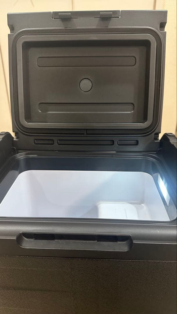 EENOUR イーノウD18車載冷蔵庫　ブラックバッテリー付き