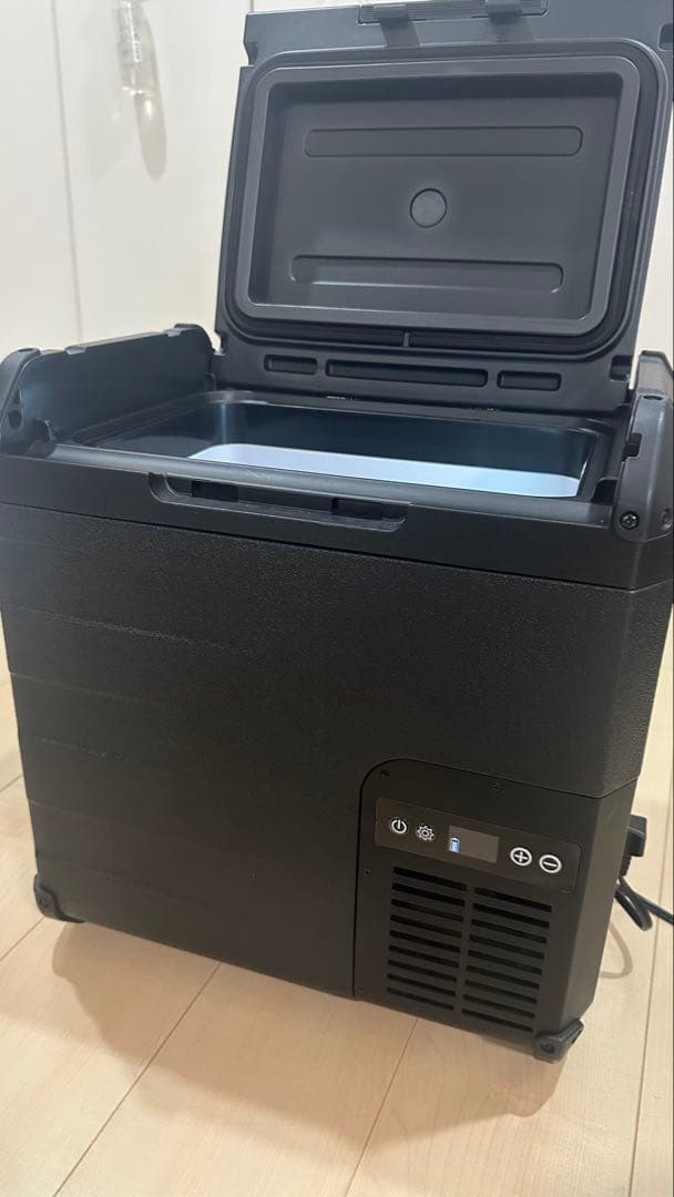 EENOUR イーノウD18車載冷蔵庫　ブラックバッテリー付き