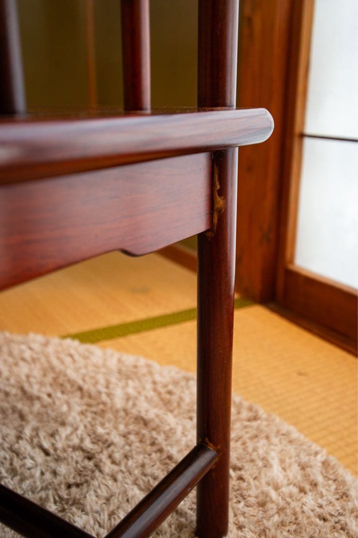 唐木家具 時代物 菊紋様飾り 木製アームチェア