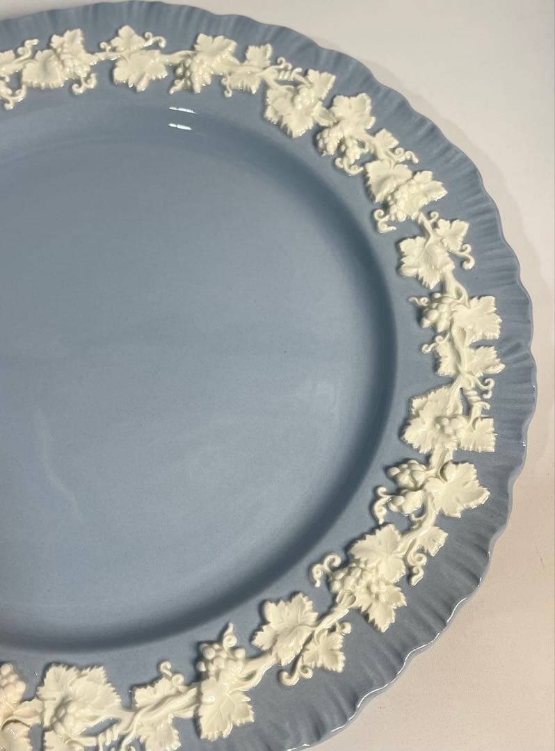 ウェッジウッド　エンボスド　クィーンズウェア　26cm
