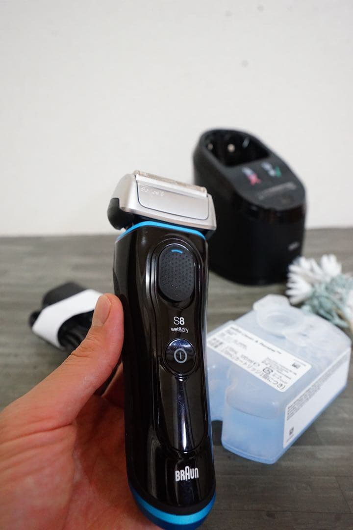 【ne】Braun S8 メンズ電気シェーバー ブラウンシリーズ8