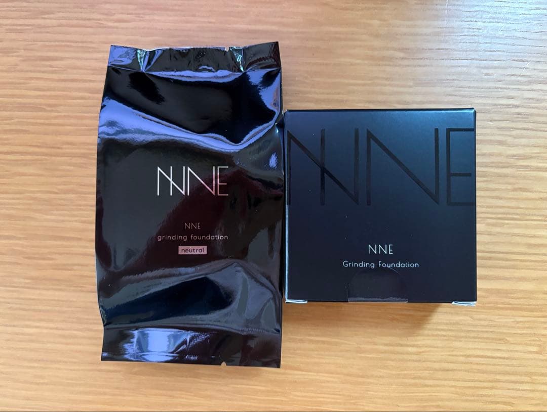 NNE グラインディングファンデーション ケースセット（ニュートラル）パンフ付