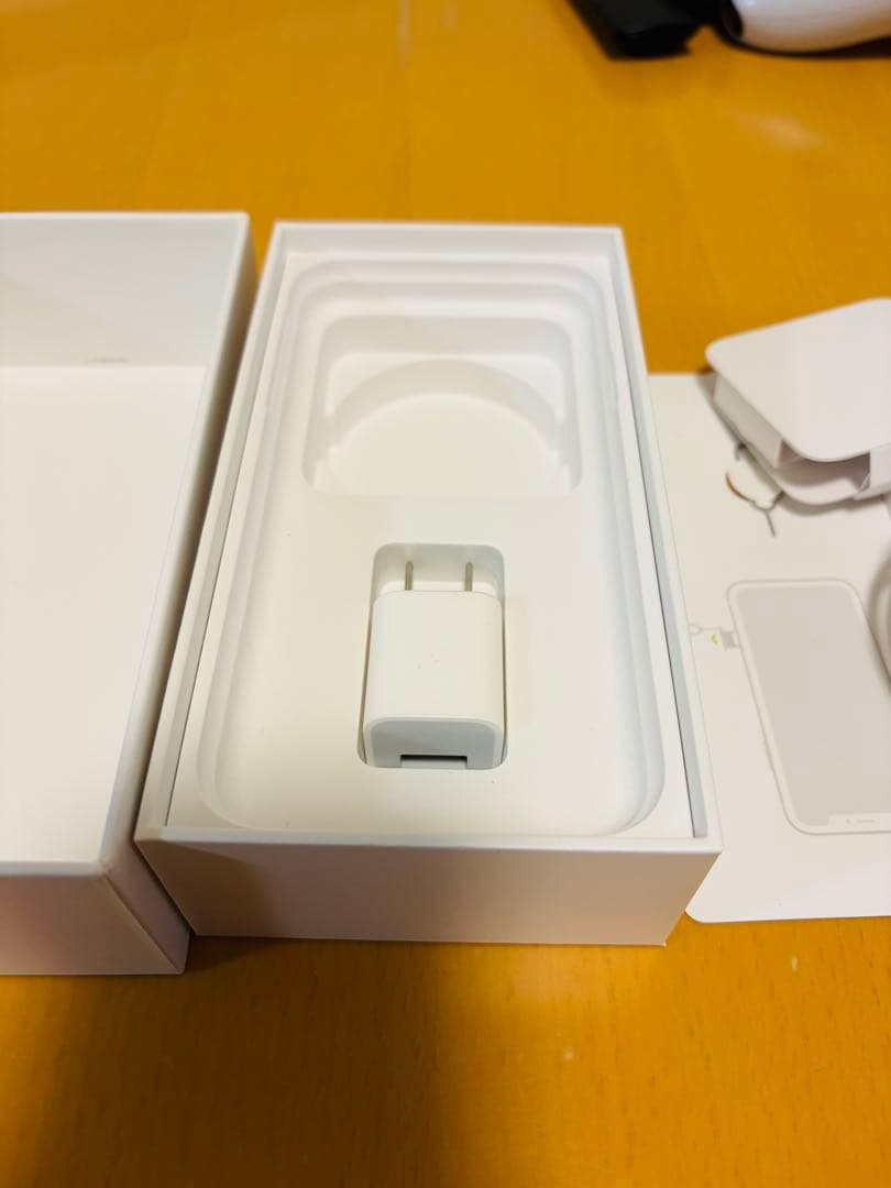 【中古美品】iPhone XR 128GB RED SIMフリー