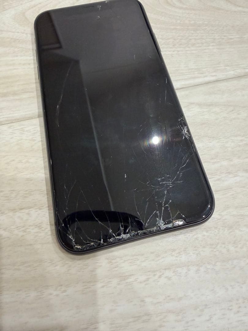 iPhone11 64GB バッテリー81% ブラック SIMロックなし