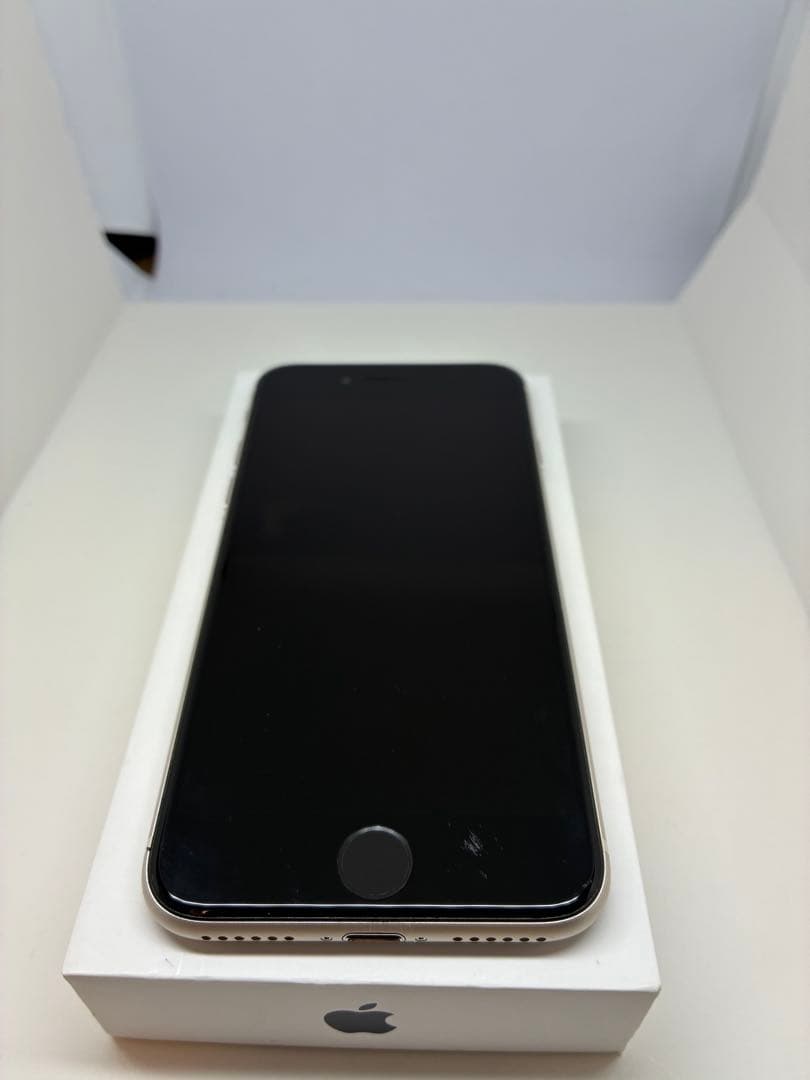 【超美品】iPhone SE3 128G 白　SIMフリー　新品バッテリー